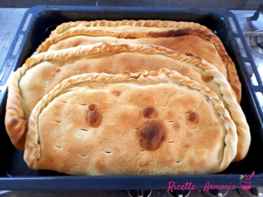 Scacciate siracusane patate e salsiccia