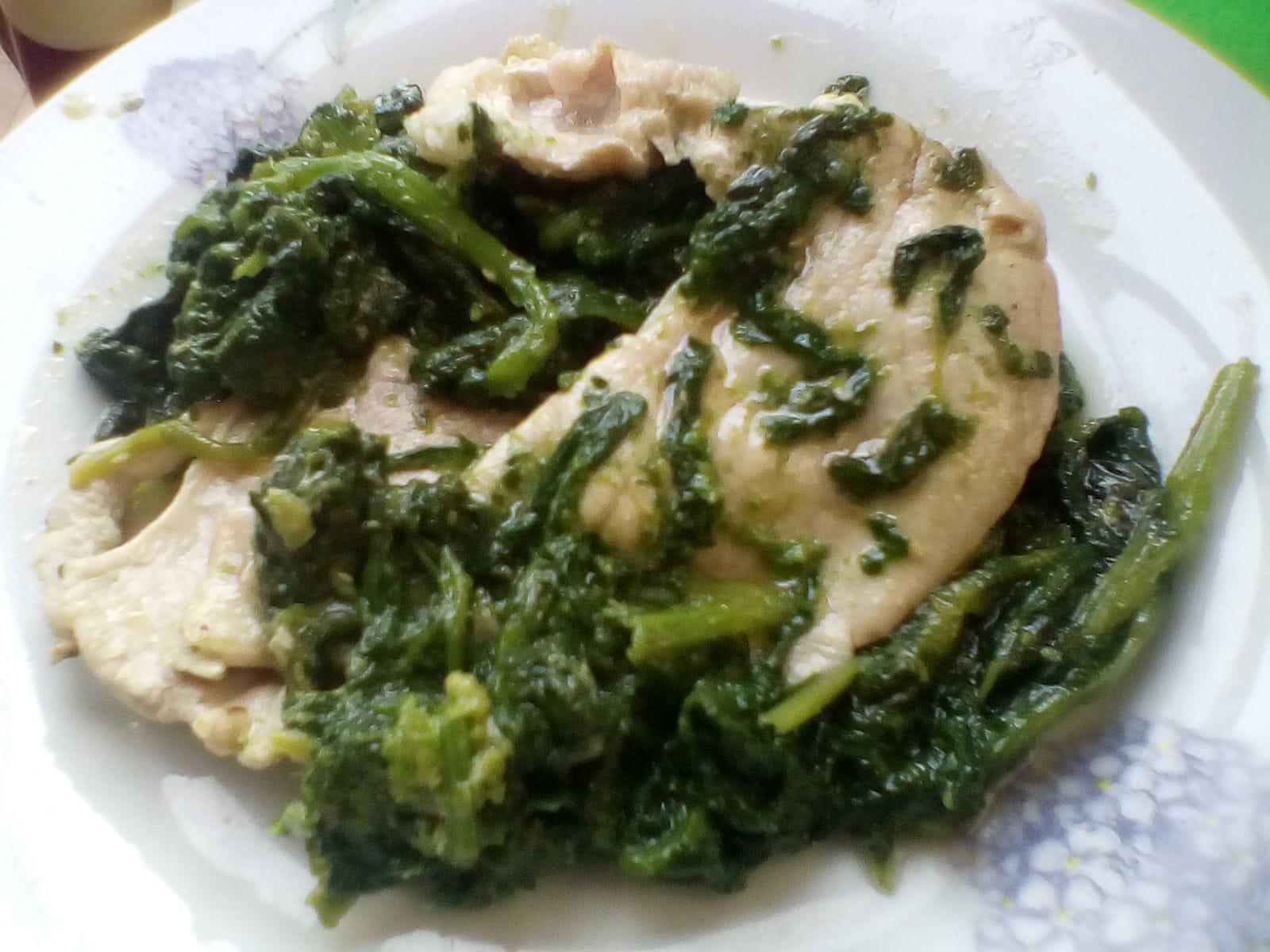 Scaloppe di maiale con i broccoletti