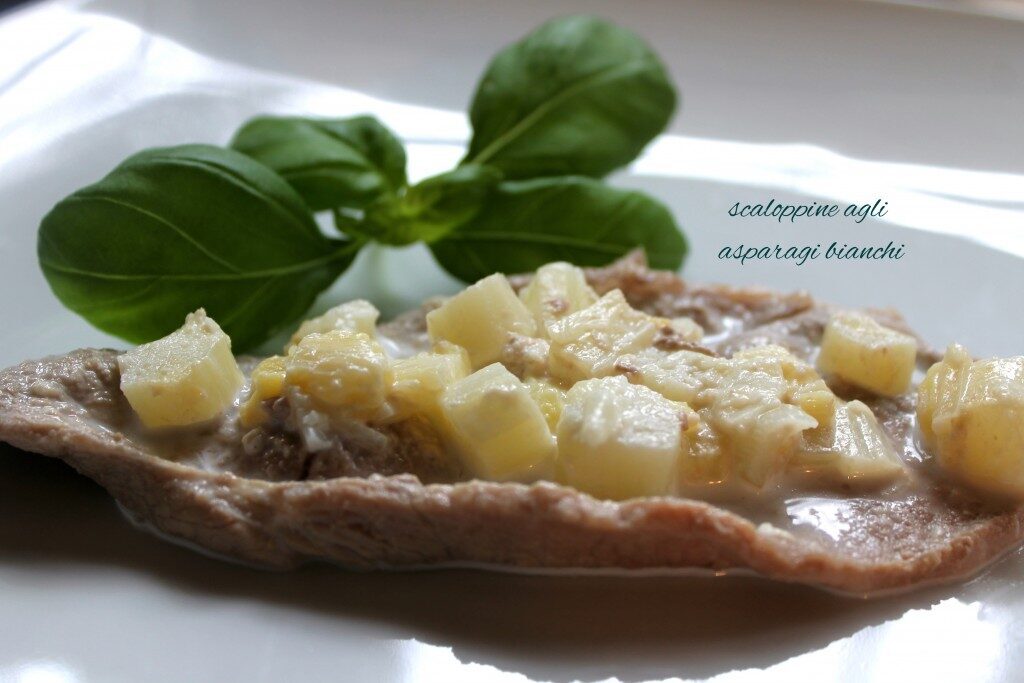 Scaloppine agli asparagi bianchi