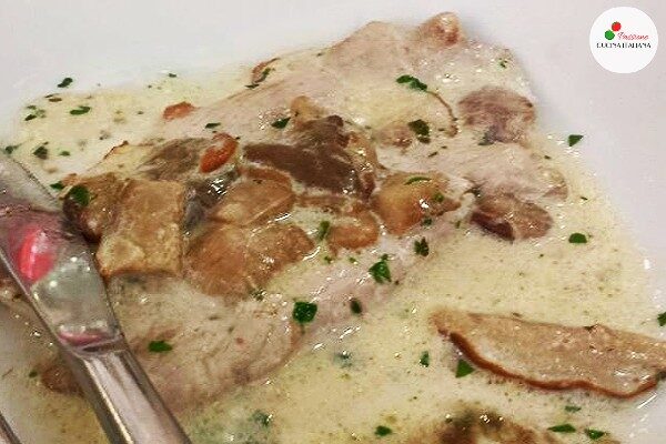 Scaloppine ai funghi e panna