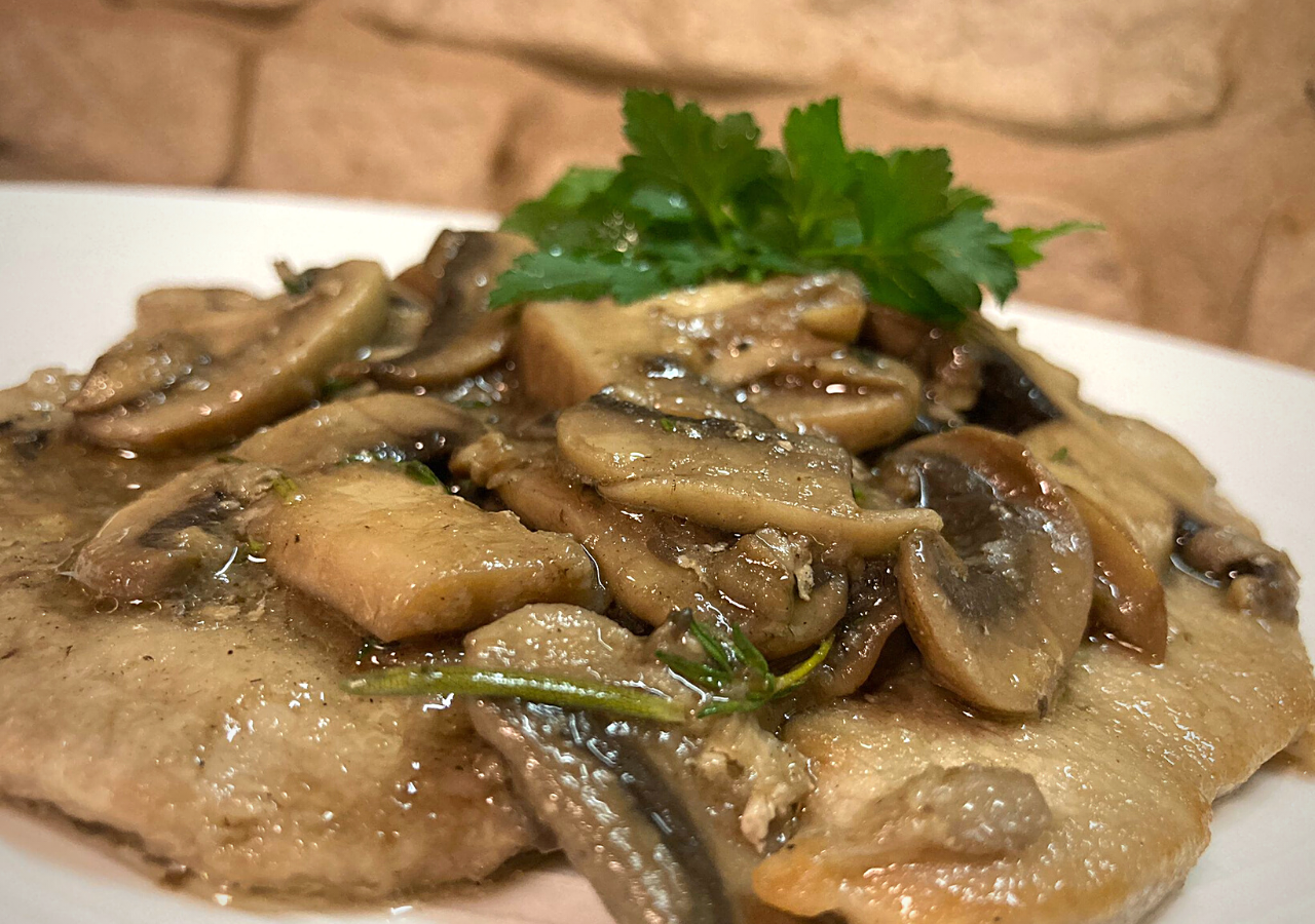 Scaloppine ai funghi: ricetta semplice e gustosa