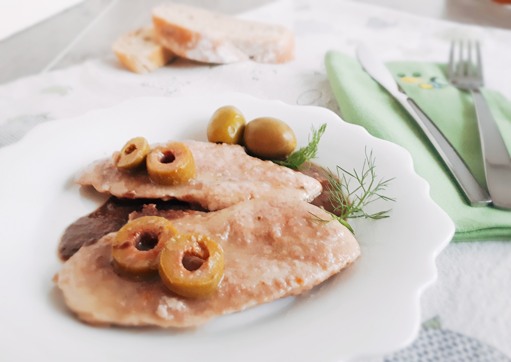 Scaloppine alle olive con crema taggiasca
