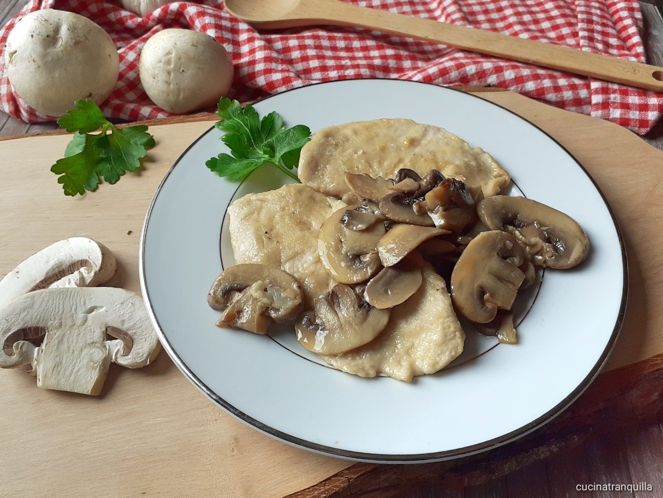 Scaloppine di pollo ai funghi