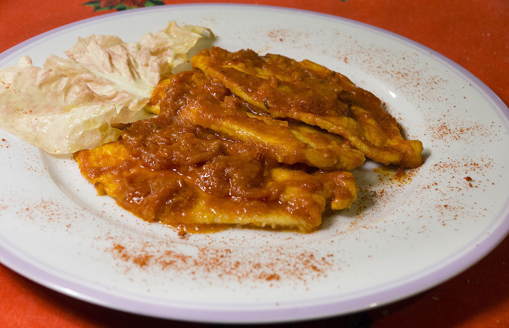 Scaloppine di pollo al pomodoro e paprika
