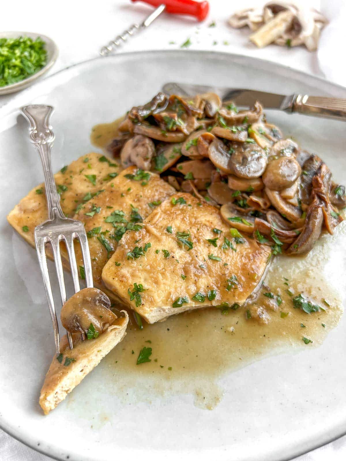 Scaloppine di tofu ai funghi