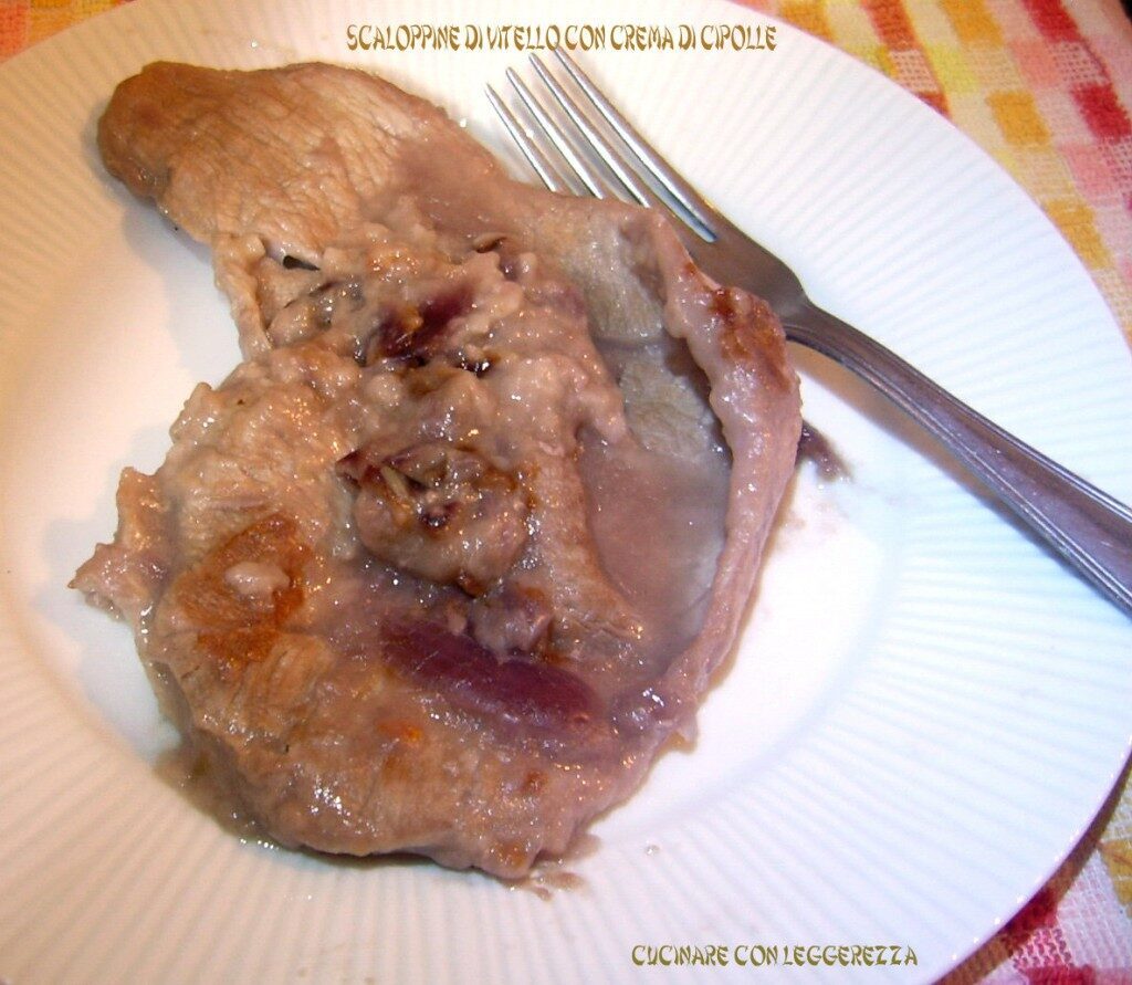 Scaloppine di vitello con crema di cipolle