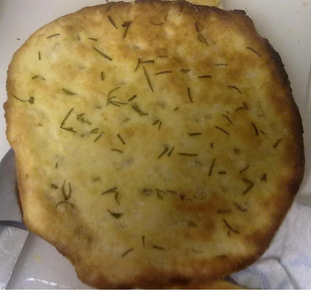 Schiacciata all’olio e rosmarino.
