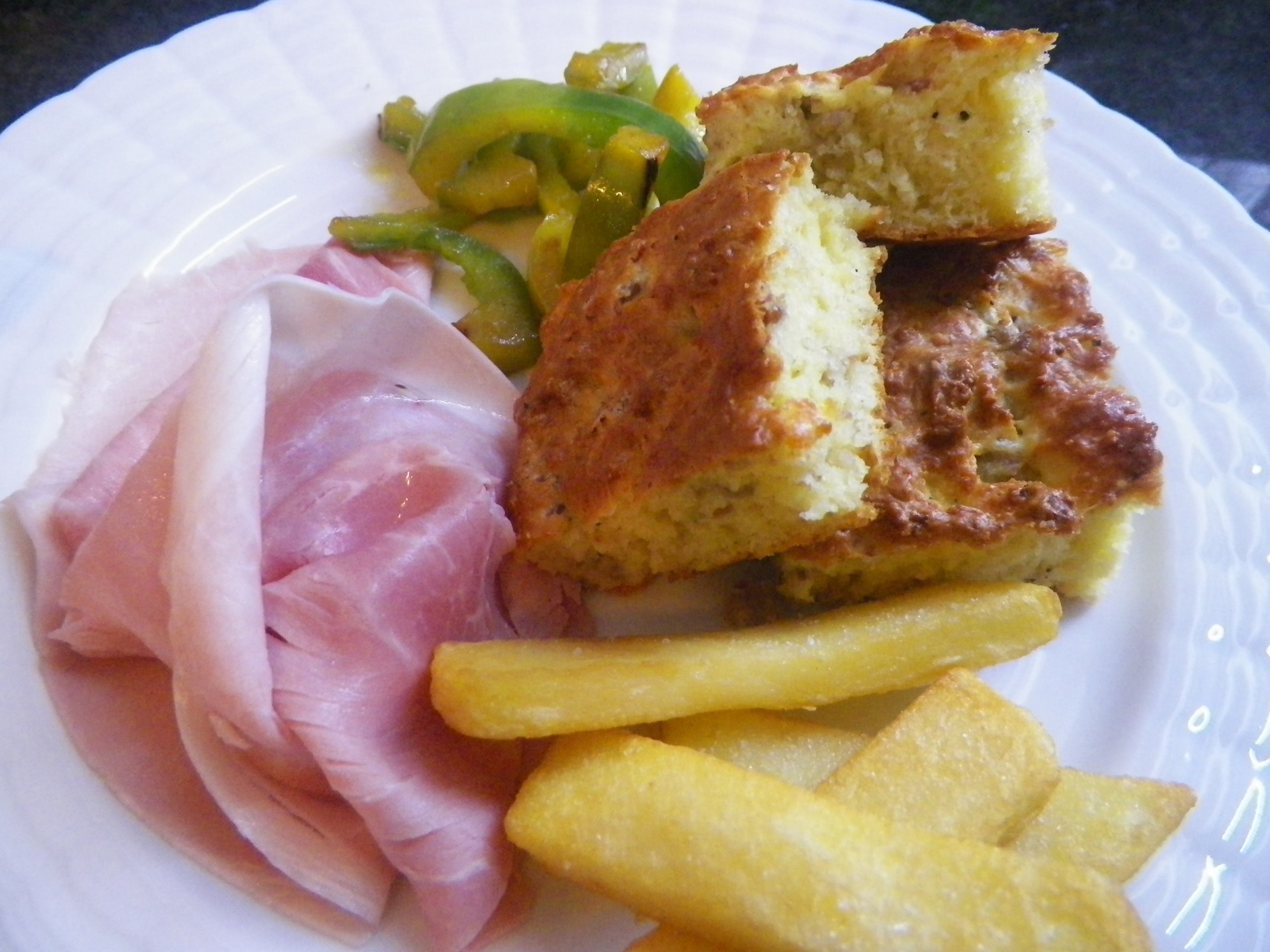 Schiacciata con formaggio e yogurt