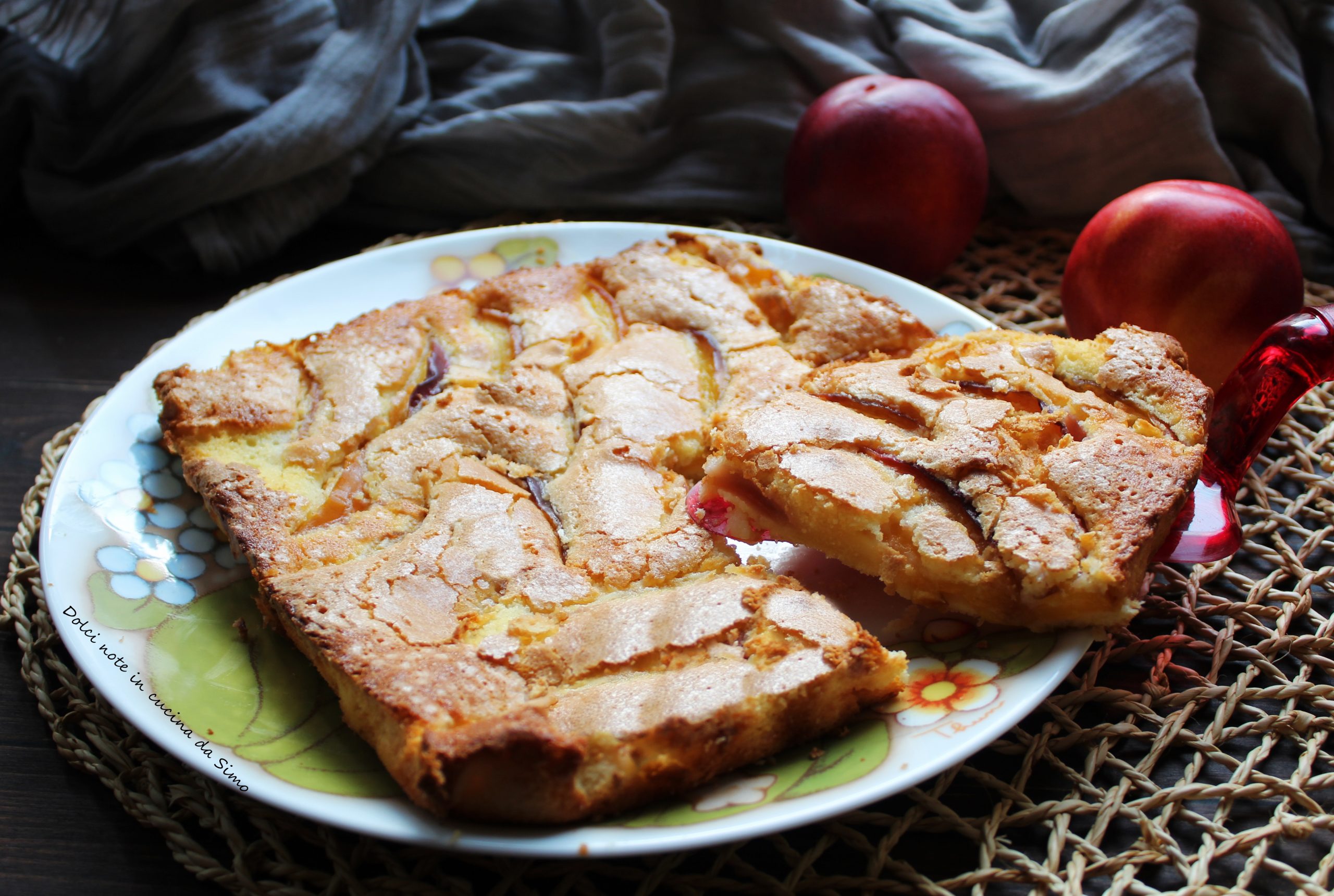Schiacciata dolce alle pesche