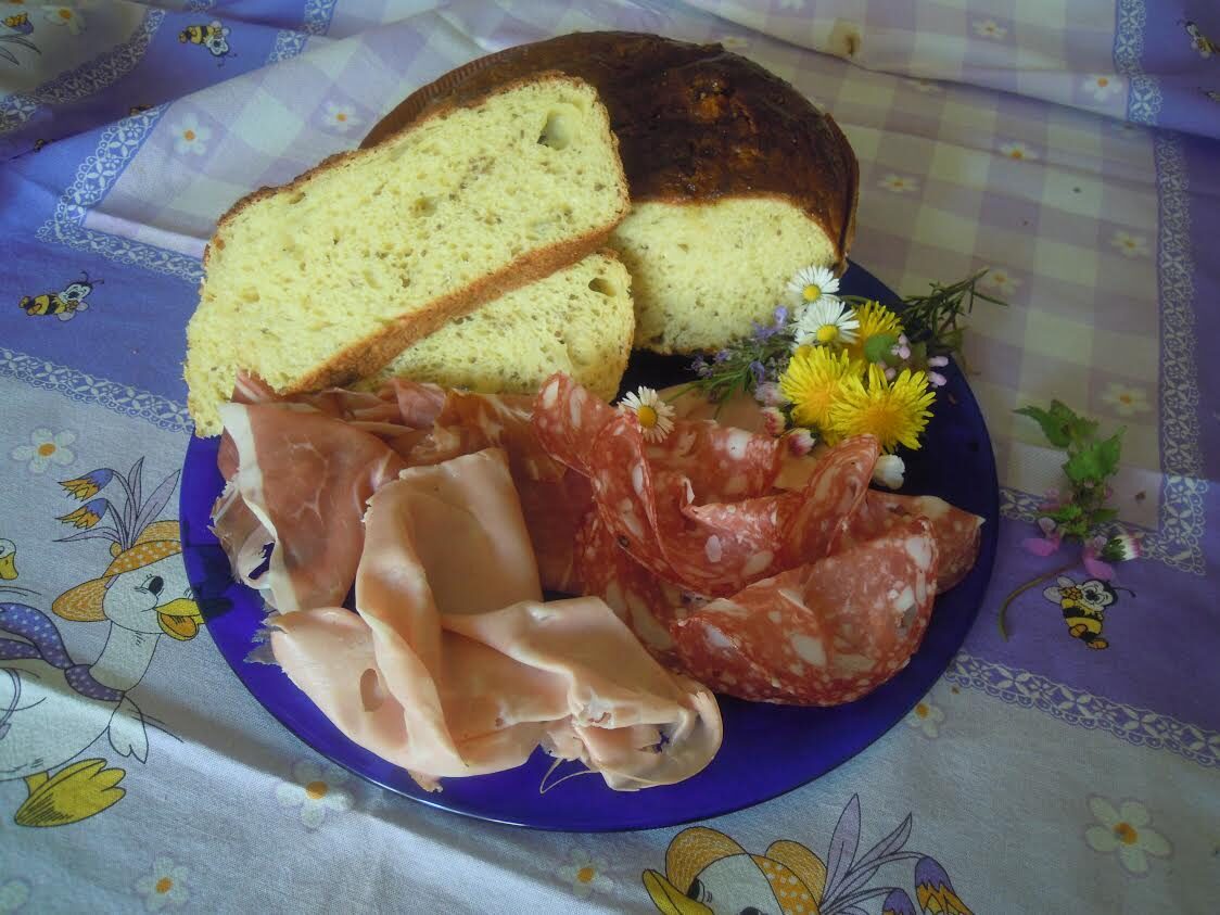 Schiacciata salata ai formaggi