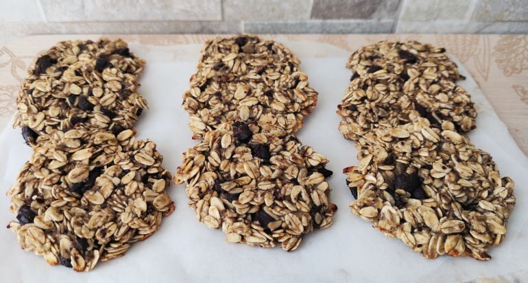 Schiacciatine vegan senza zucchero con fiocchi d’avena e banane