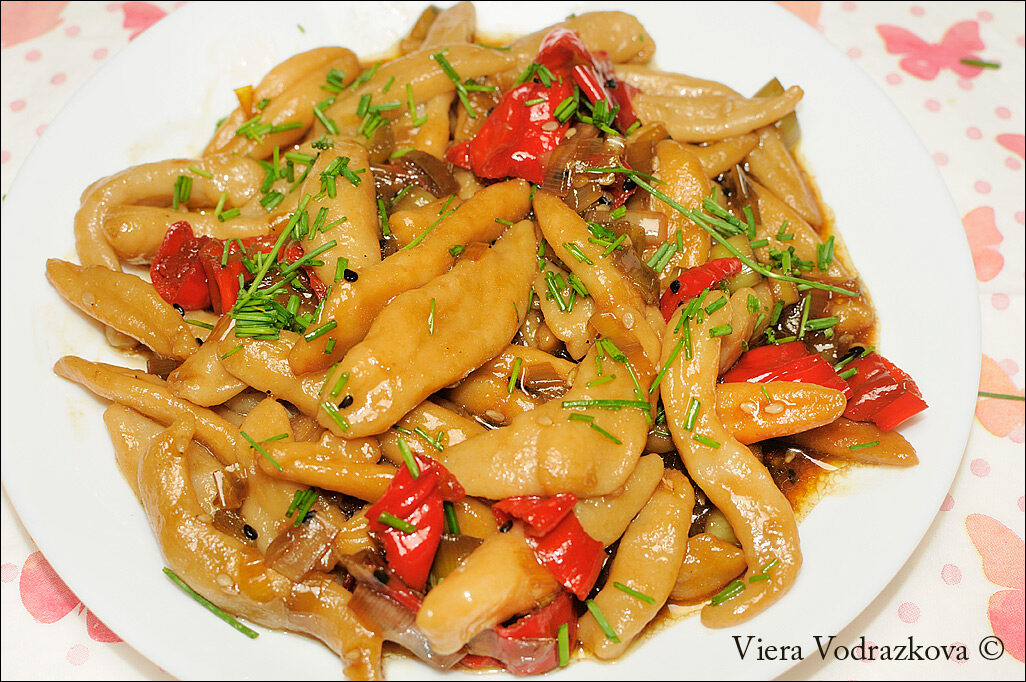 Scissor cut noodles con shishimai e porri