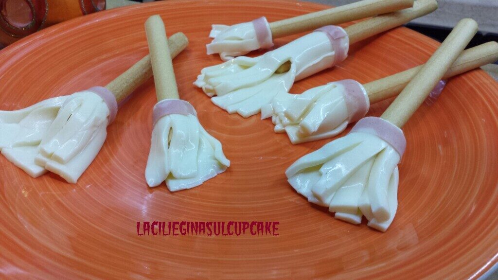 Scopine al formaggio: antipasto per halloween