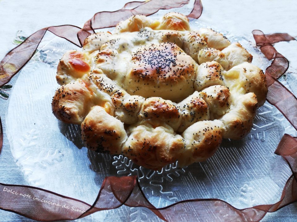 Scrigno rustico con wurstel e formaggi