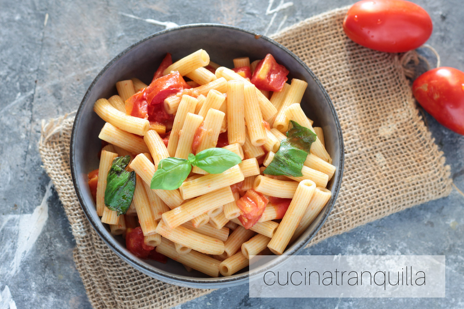 Sedani rigati con alici e pomodoro san marzano