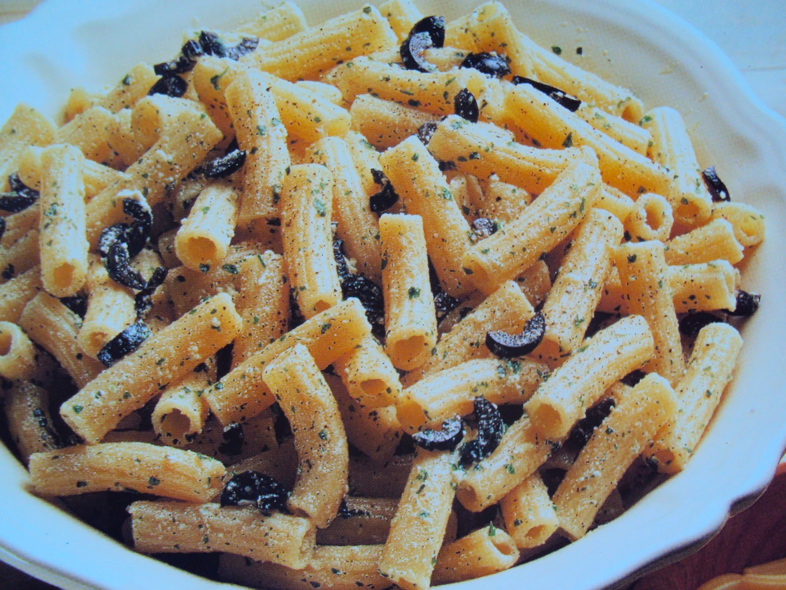 Sedanini alle olive e ricotta salata