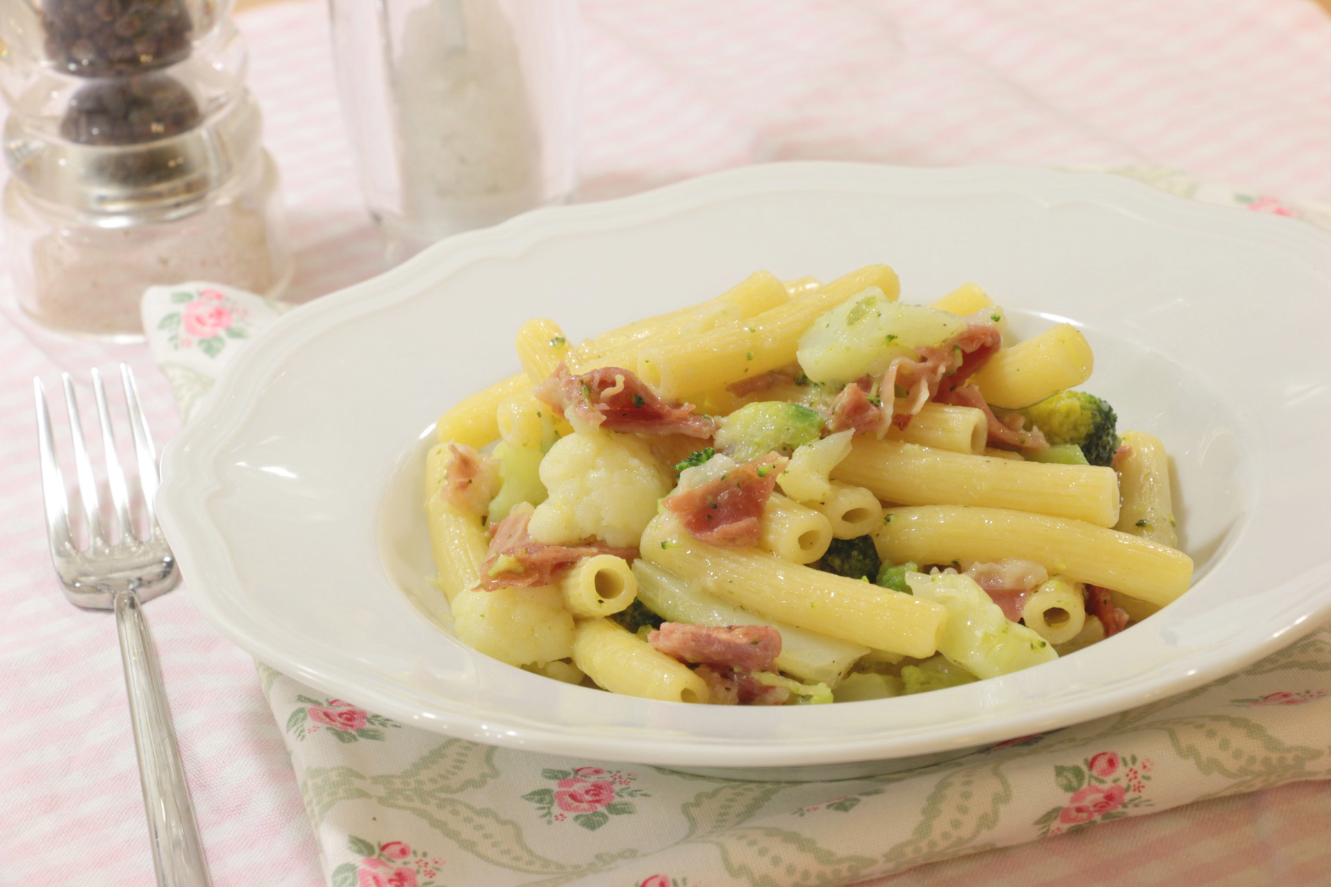 Sedanini cavoli e speck