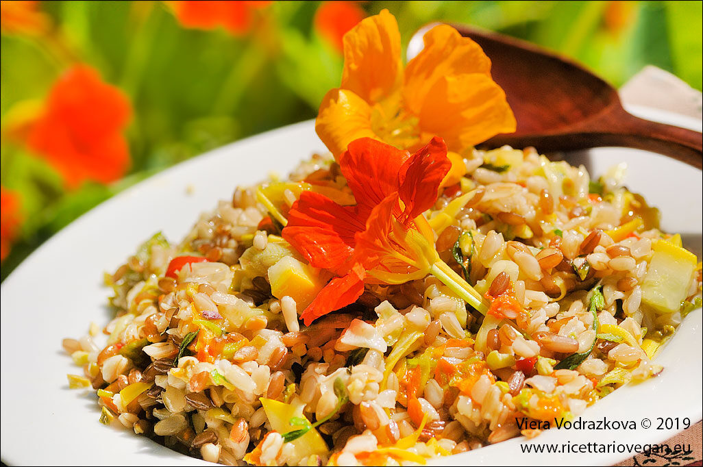 Segale e avena integrale con i fiori dell’orto