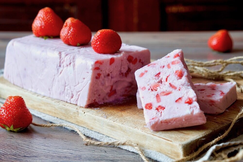 Semifreddo alle fragole e ricotta