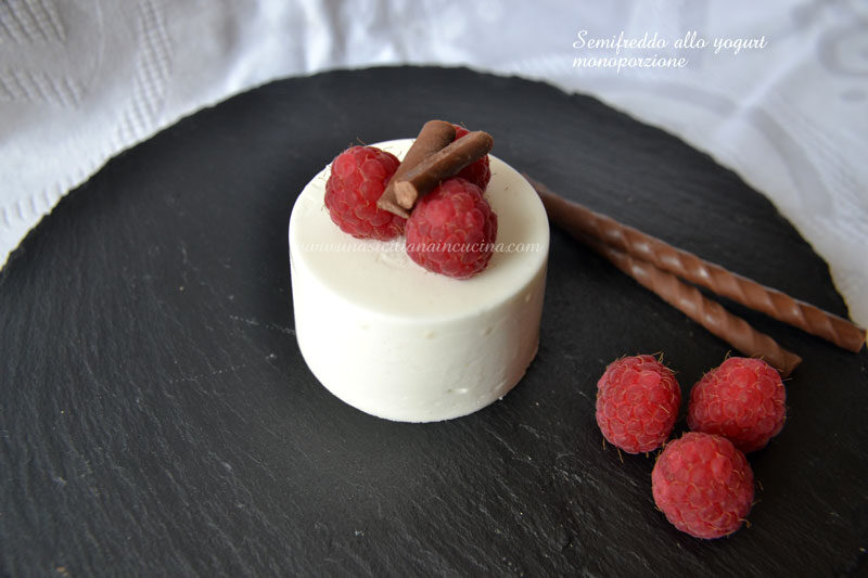 Semifreddo allo yogurt monoporzione
