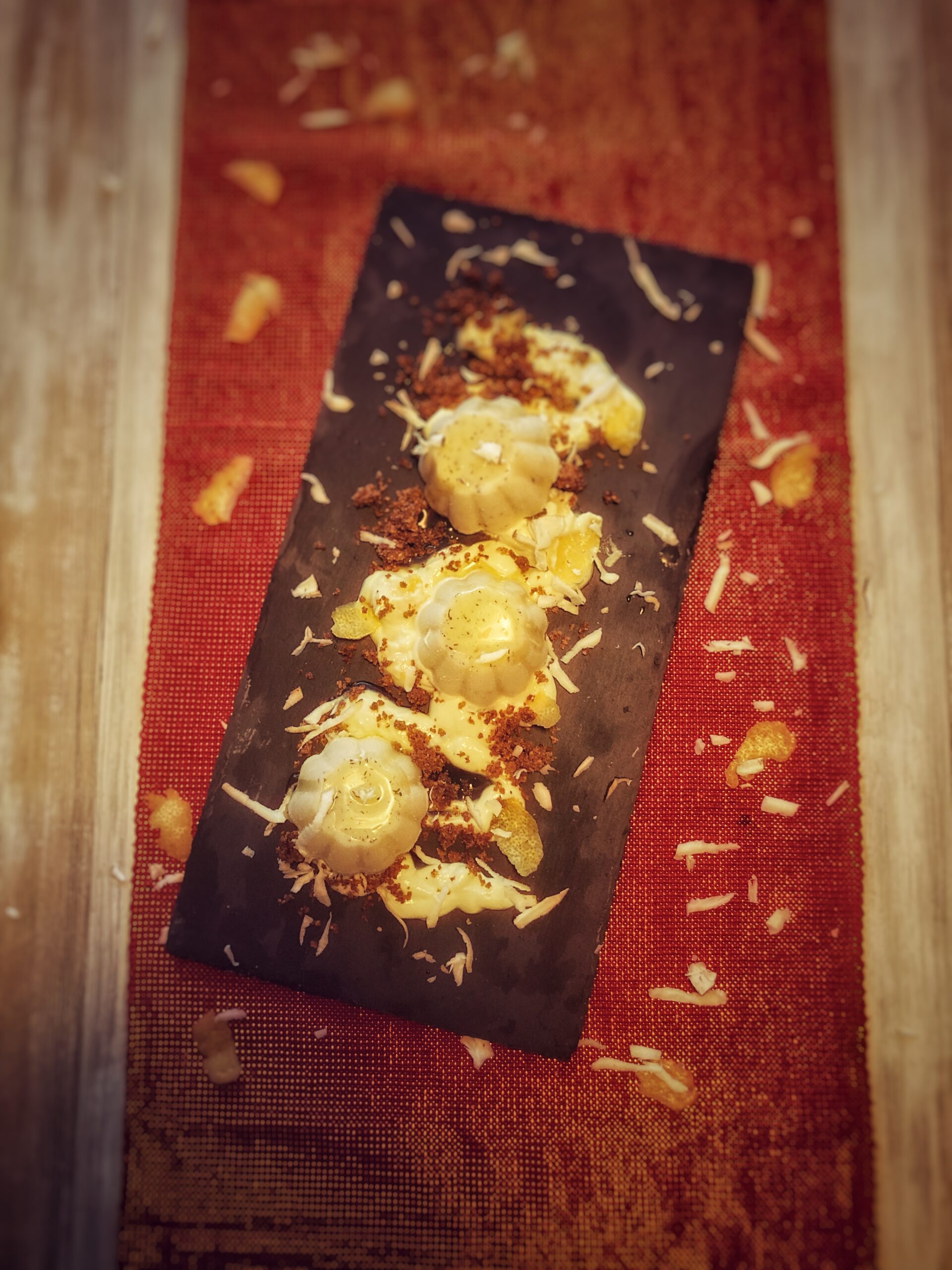 Semifreddo bufala e cocco, gel al cedro, crumble di mandorle, crema di yogurt e cioccolato bianco