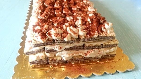 Semifreddo tiramisù ai wafer: dolce alternativo e veloce