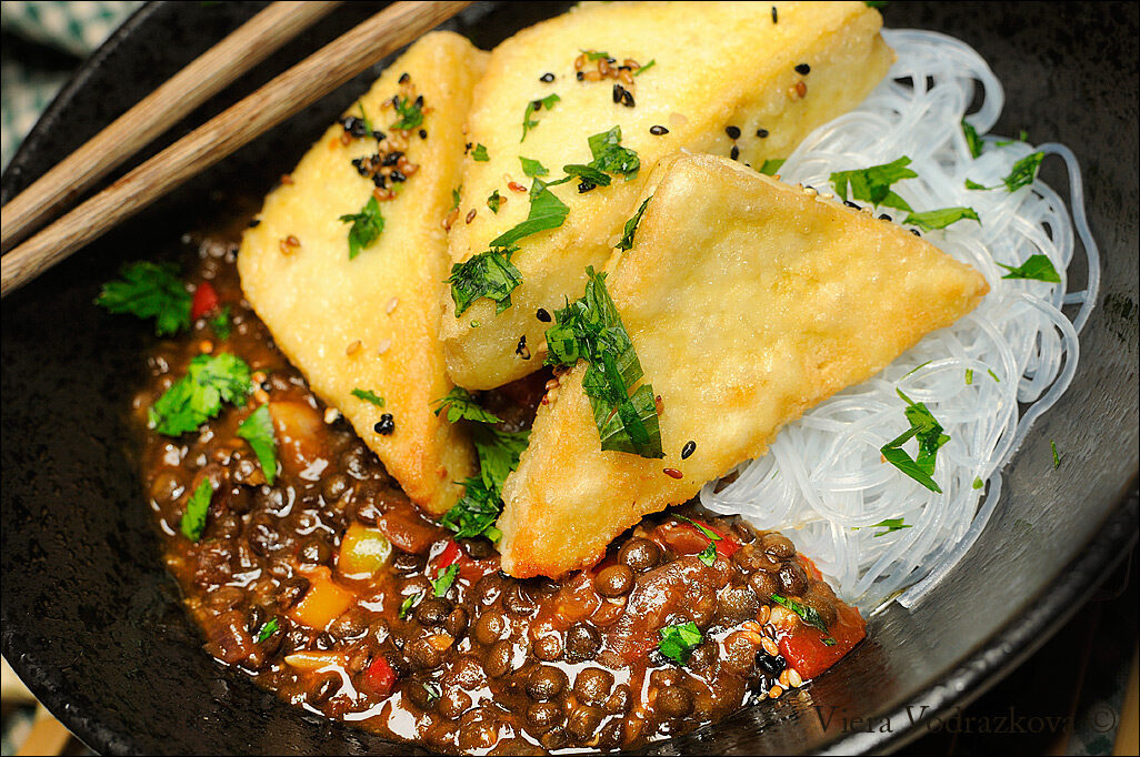 Semplicemente tofu con la salsa di hatcho miso