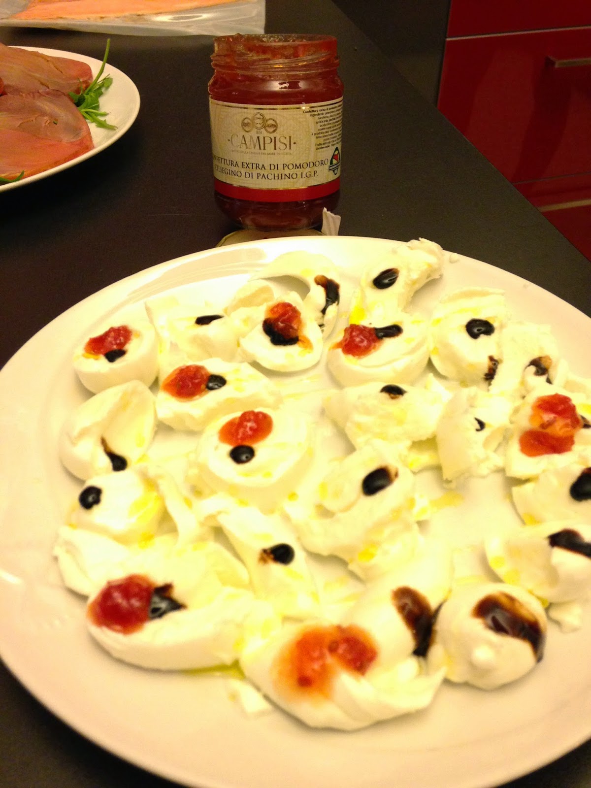 Senza bimby, mozzarella e crema all’aceto balsamico di modena e confettura extra di pomodoro ciliegino di pachino igp