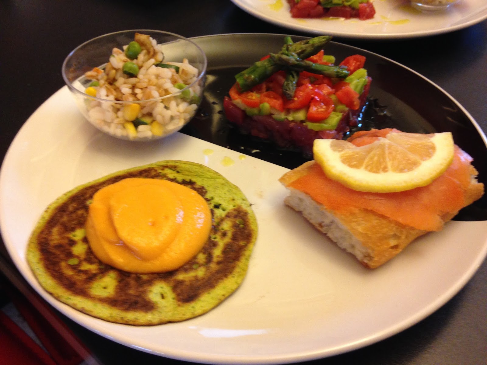 Senza bimby, pancake alle zucchine con crema carote e feta