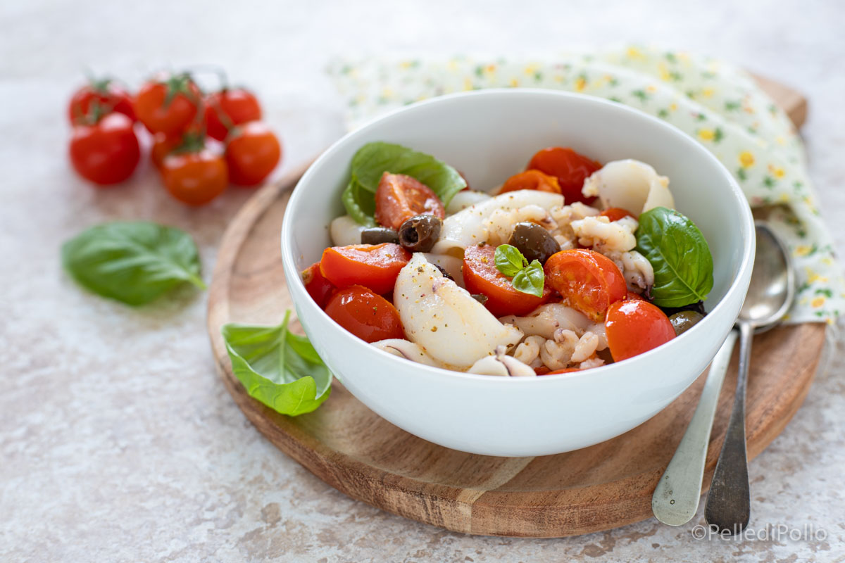 Seppioline in padella con pomodorini e olive