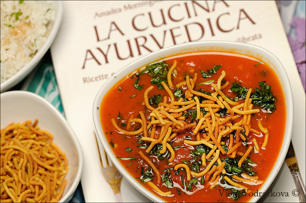 Sev tamatar sabzi gujarati senza glutine