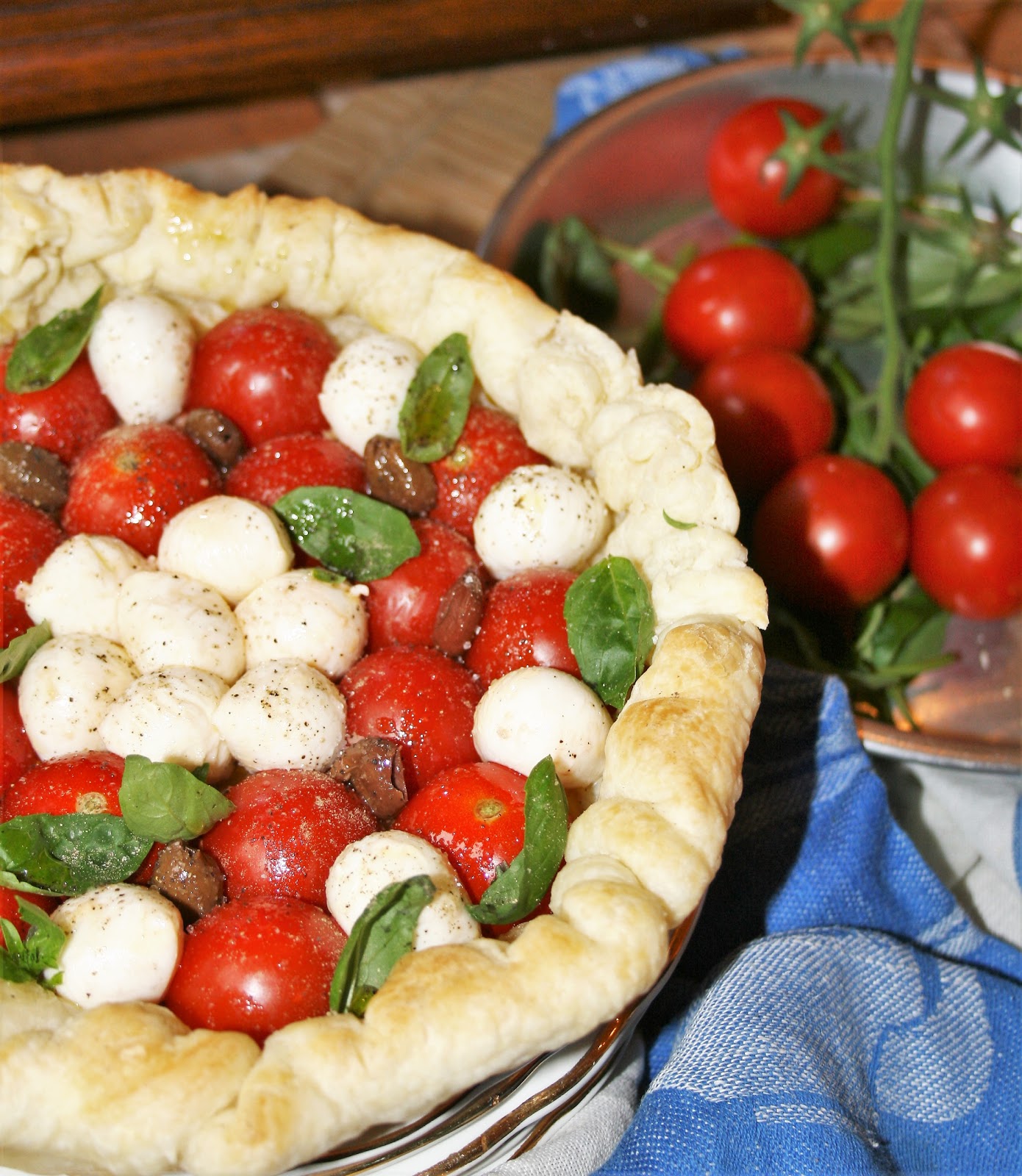 Sfoglia con mozzarelle e pomodori