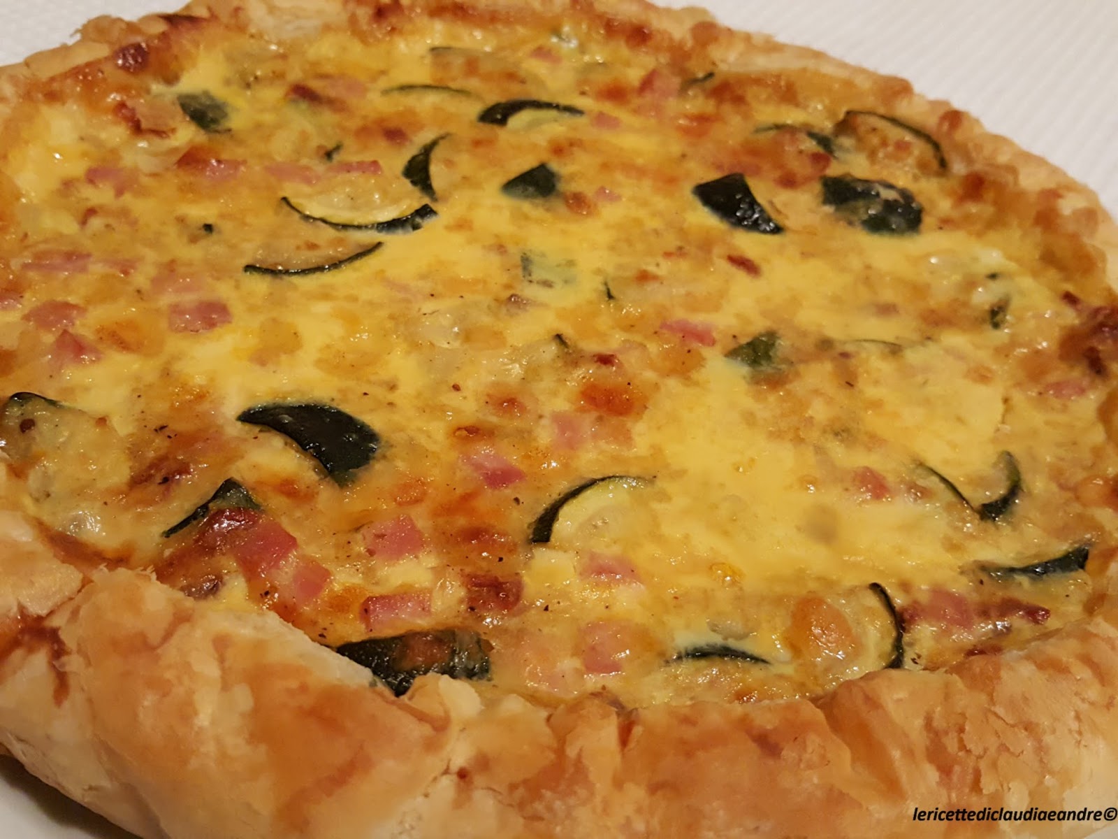 Sfoglia con zucchine, wurstel e ricotta