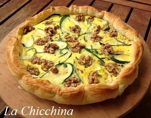 Sfogliata con brie, zucchine e noci
