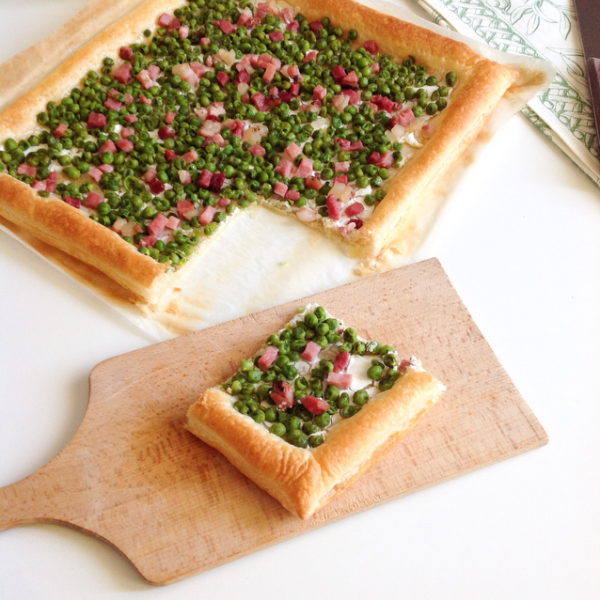 Sfogliata con speck e pisellini