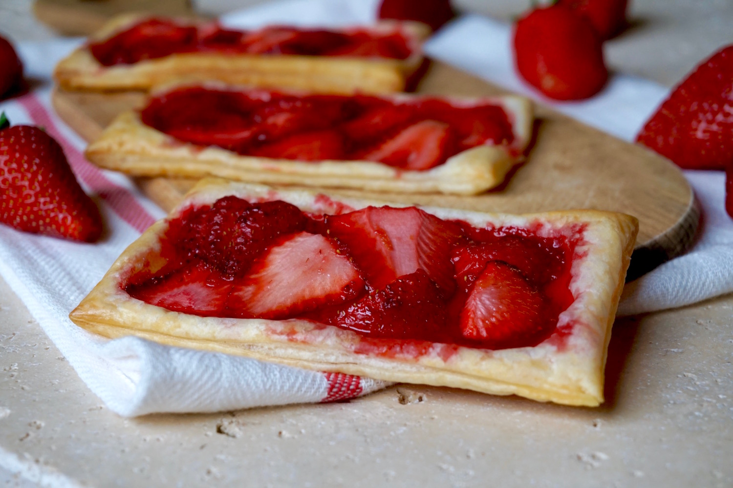 Sfogliatine alle fragole, ricetta facile
