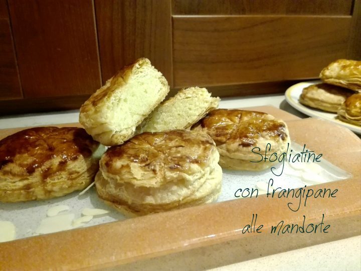 Sfogliatine con frangipane alle mandorle