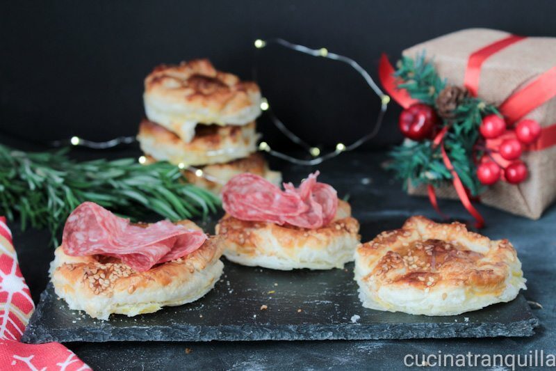 Sfogliatine di natale con salame