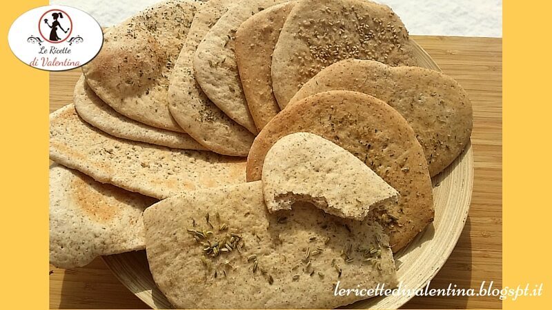 Sfoglie di pane integrali soffici condite