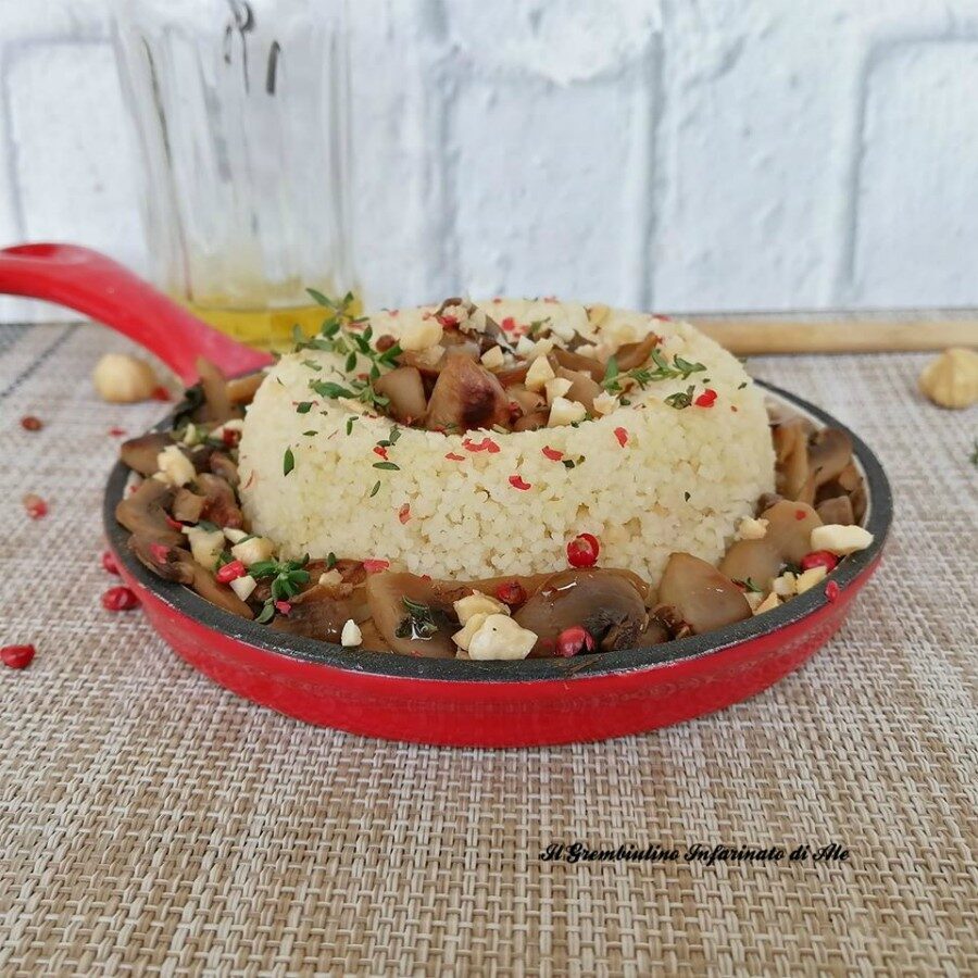 Sformatini di cous cous con funghi e nocciole