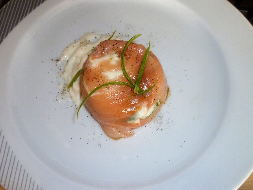 Sformatino delicato con salmone zucchine e stracchino