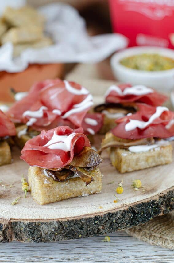 Sgagliozze con bresaola funghi trifolati e maionese alla camomilla
