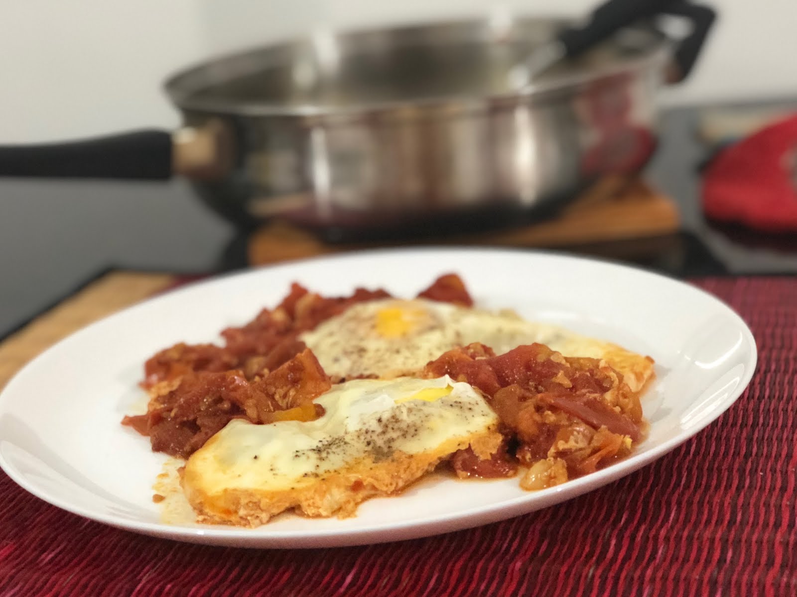 Shakshuka (pomodori con uova)