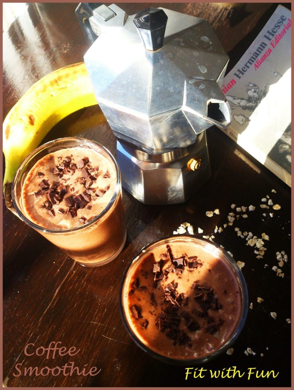 Smoothie al caffè con avena, banana e semi di lino