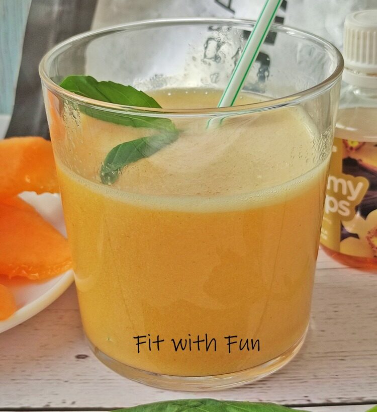 Smoothie al melone cantalupo veloce sano e rinfrescante