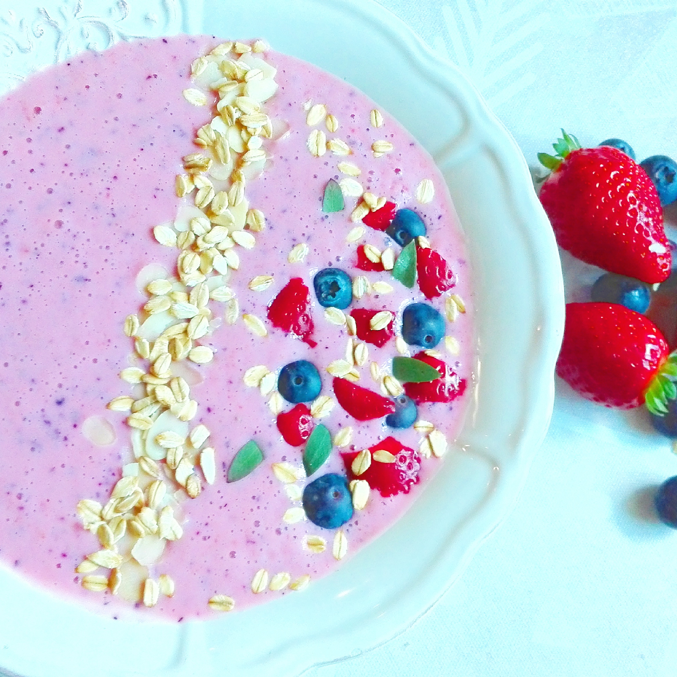Smoothie alle fragole e mirtilli