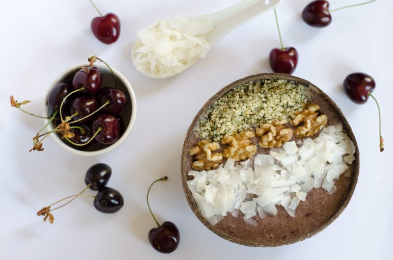 Smoothie bowl alla ciliegia