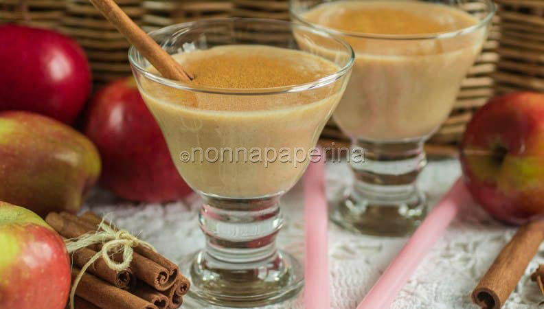 Smoothie di mele e cannella e si comincia in bellezza