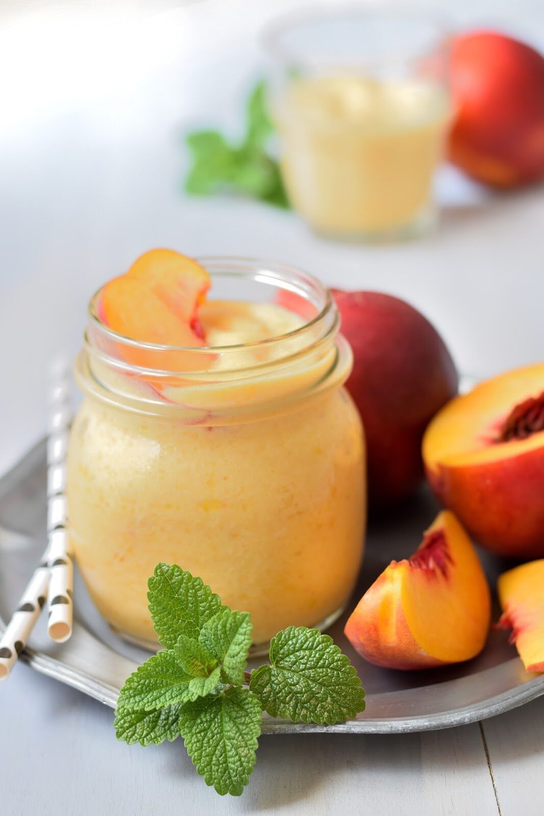 Smoothie ghiacciato al mango e pesca