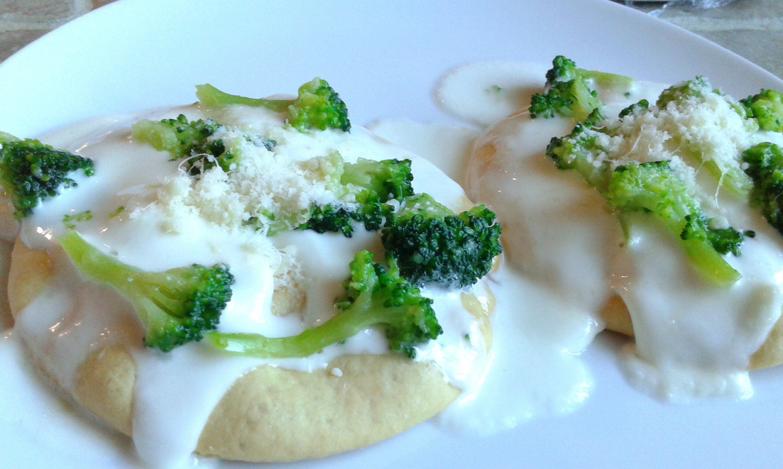 Snack con broccoletti e stracchino